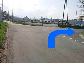 孝観堂整体院までの道案内(交差点)の画像